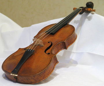 Violine von Jacob Stainer aus dem Jahr 1658 – das erhaltene Instrument steht im Mittelpunkt statt eines unsicheren Porträts.